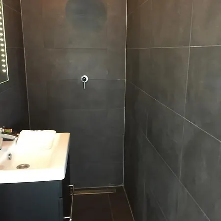 Waterfront Penthouse Nocleg ze śniadaniem *